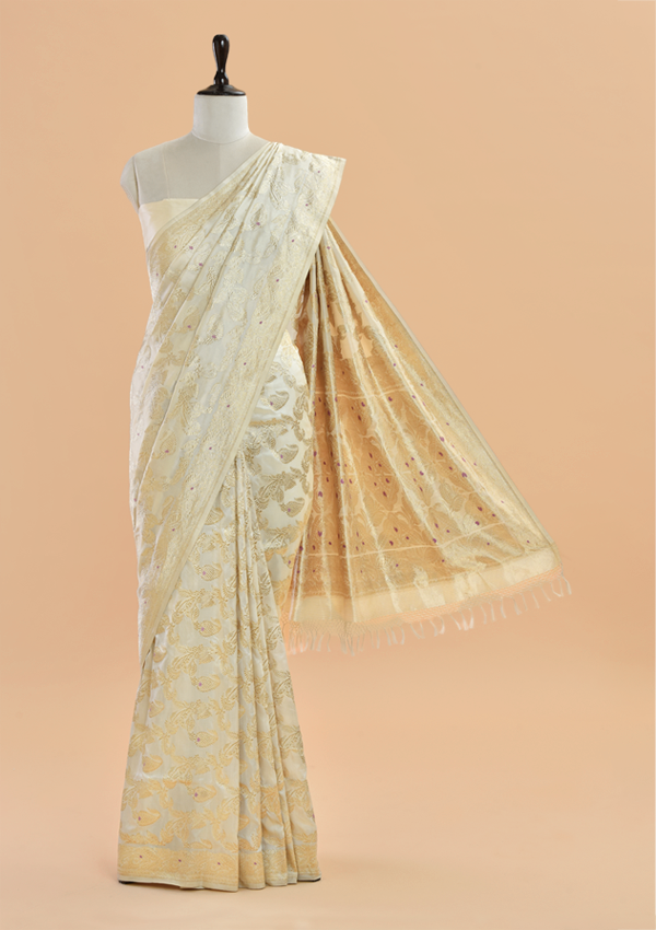 Off White Jaal  Saree in Silk