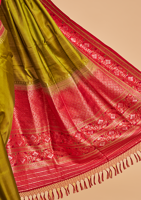 Pista Green Plain Saree in Silk