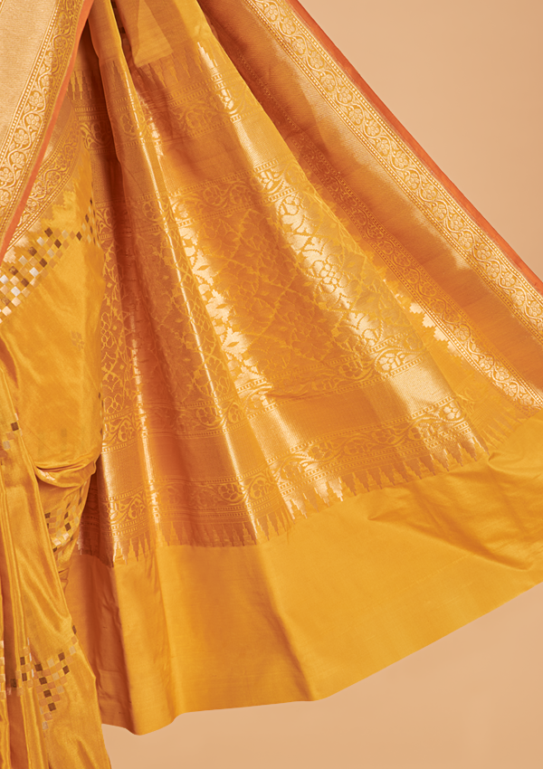 Yellow Lehariya Saree in Silk